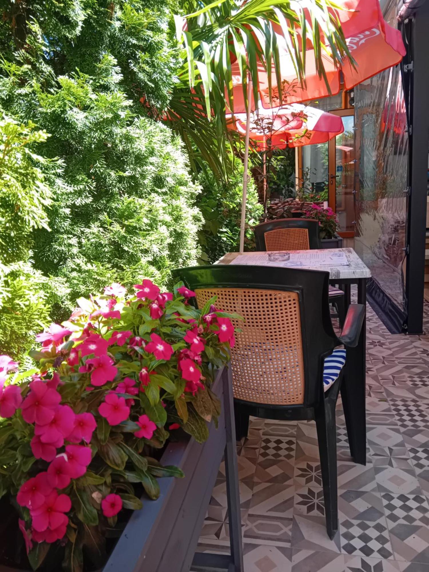 Guesthouse Oasis Kiten  Extérieur photo